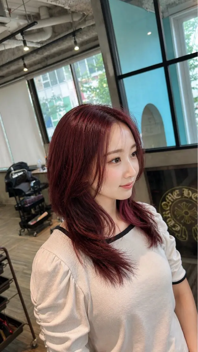 セミロング ハッシュカット レイヤーカット カット ヘアカラー トリートメント 国府田 裕のヘアスタイル