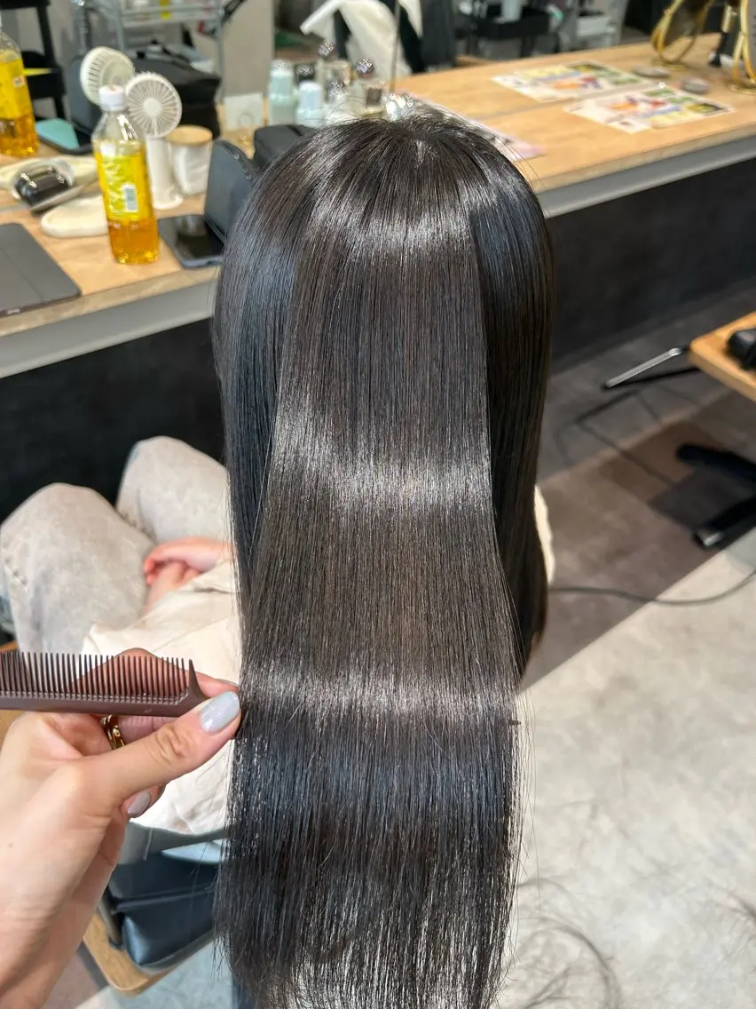 ロング カラー パーマ 髪質改善 ストレートパーマ カット 縮毛矯正 トリートメント hubhair レイヤー/透明感のヘアスタイル