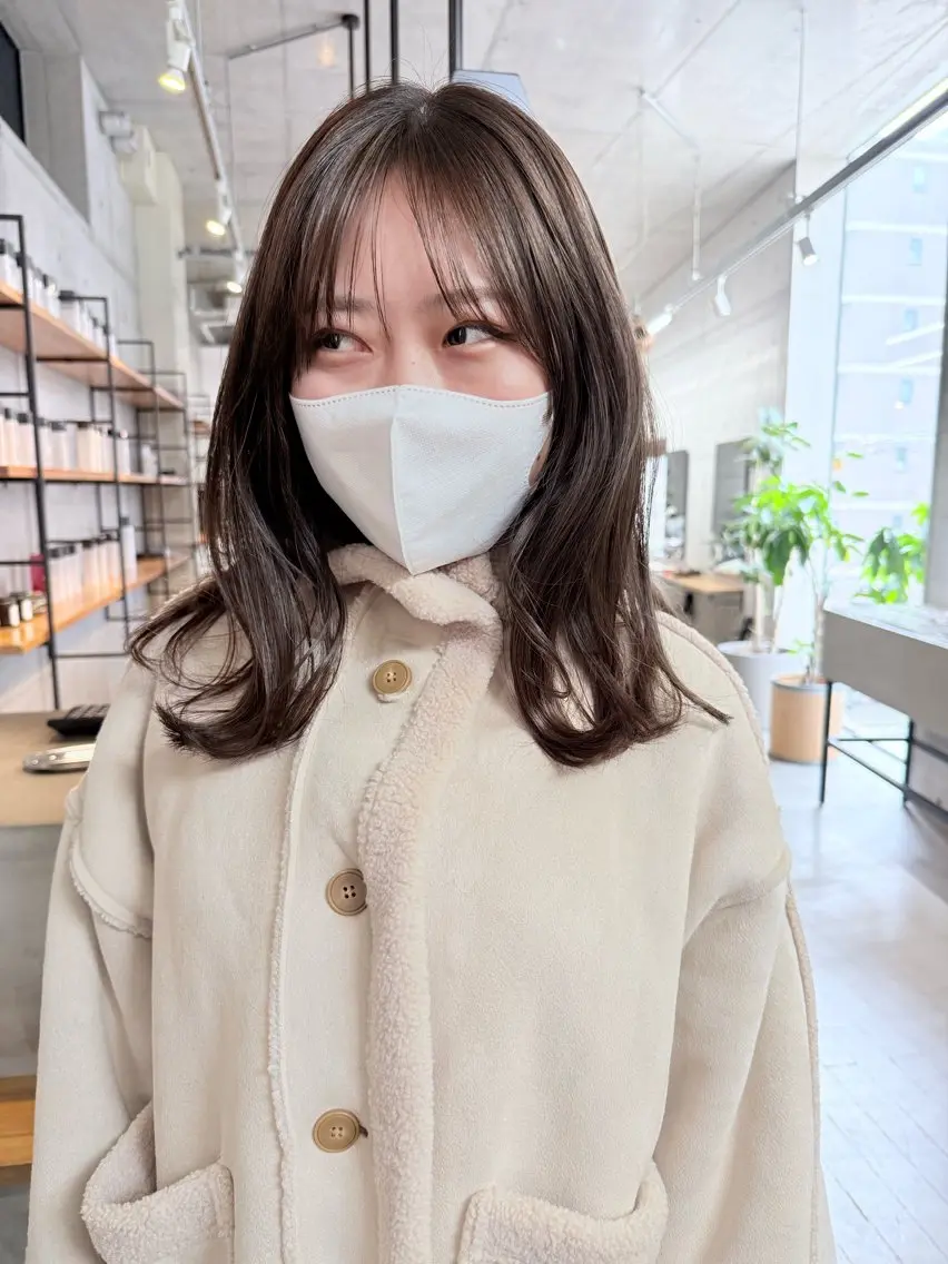 セミロング カット ヘアカラー 葉 /レイヤーカットのヘアスタイル
