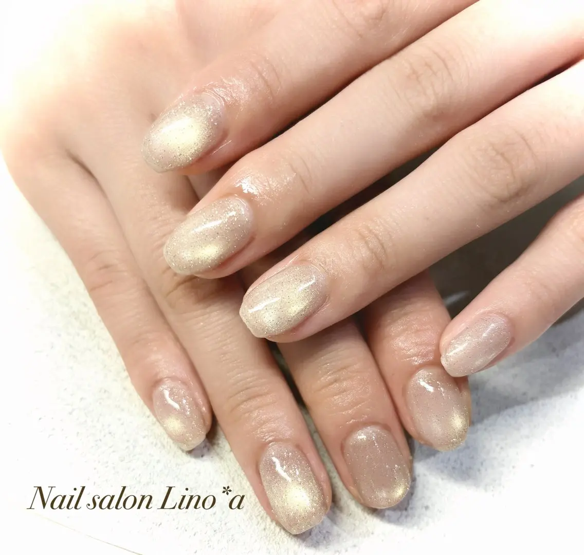 ネイル ゴールド マグネットネイル マグネットワンカラー オフィスネイル ワンカラーネイル ハンドネイル Nail salon Lino*aのネイルデザイン