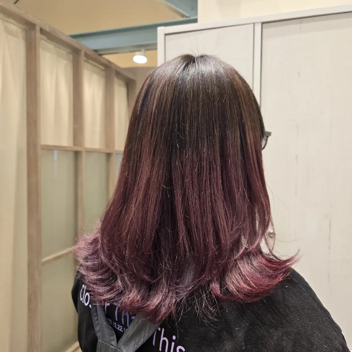 ミディアム ミディアムレイヤー レイヤーカット 小峯 瑞貴のヘアスタイル