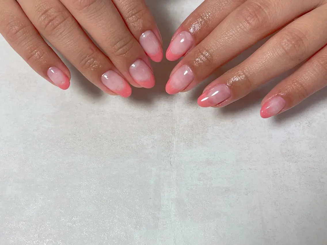 ネイル オーロラネイル フラワーネイル フットネイル フレンチネイル ジェルネイル mogunail &blowのネイルデザイン