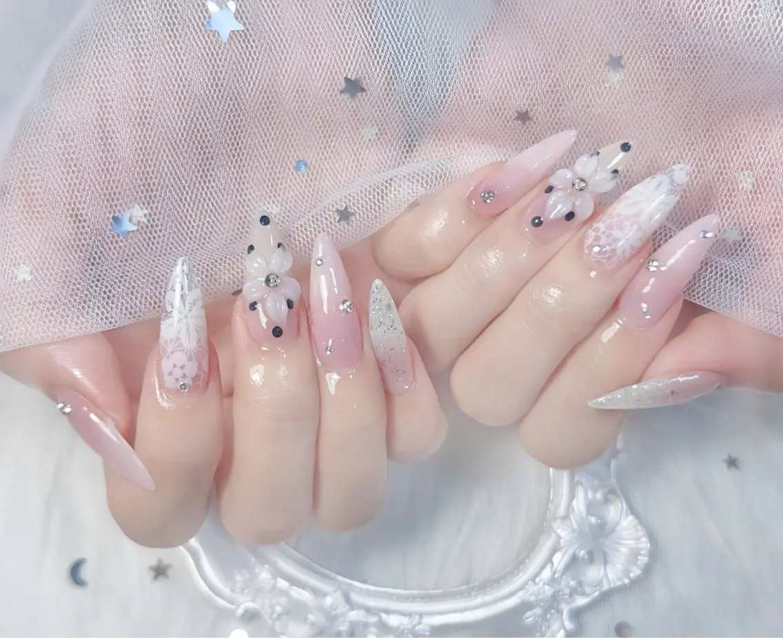 ネイル チークネイル 長さ出し フレンチネイル ジェルネイル グラデーション ハンドネイル THANHTHANH NAILのネイルデザイン