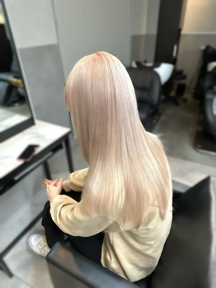 ロング カラー ハイトーンカラー 似合わせカット moe🎀 透明感カラーのヘアスタイル
