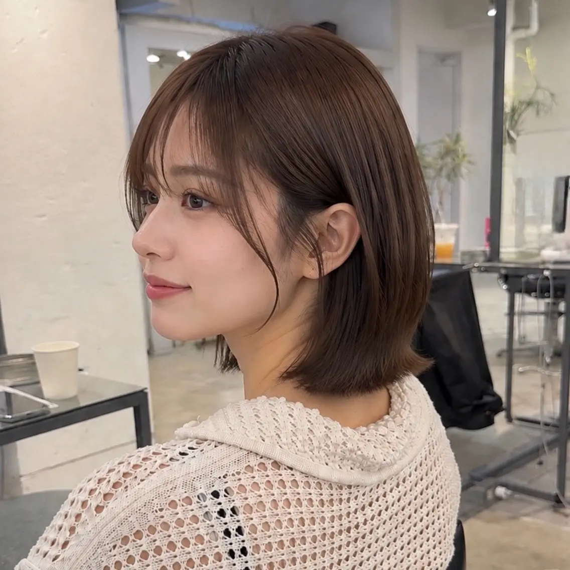 ミディアム カラー イルミナカラー 顔周りカット 小顔カット カット ヘアカラー レイヤーカット/透 明感カラー/西田祐賀のヘアスタイル