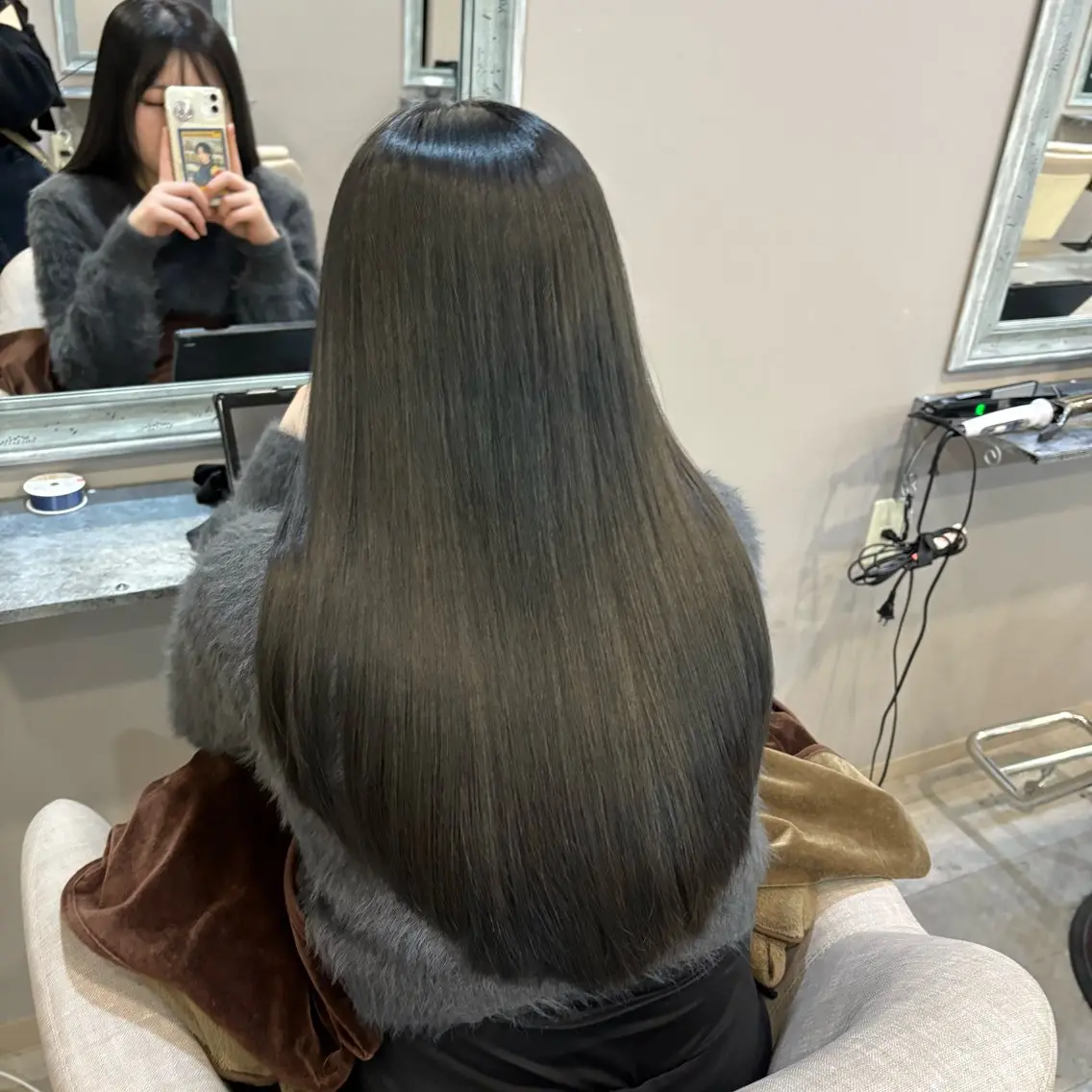 ロング アッシュ トリートメント ヘアカラー 池田 優那のヘアスタイル