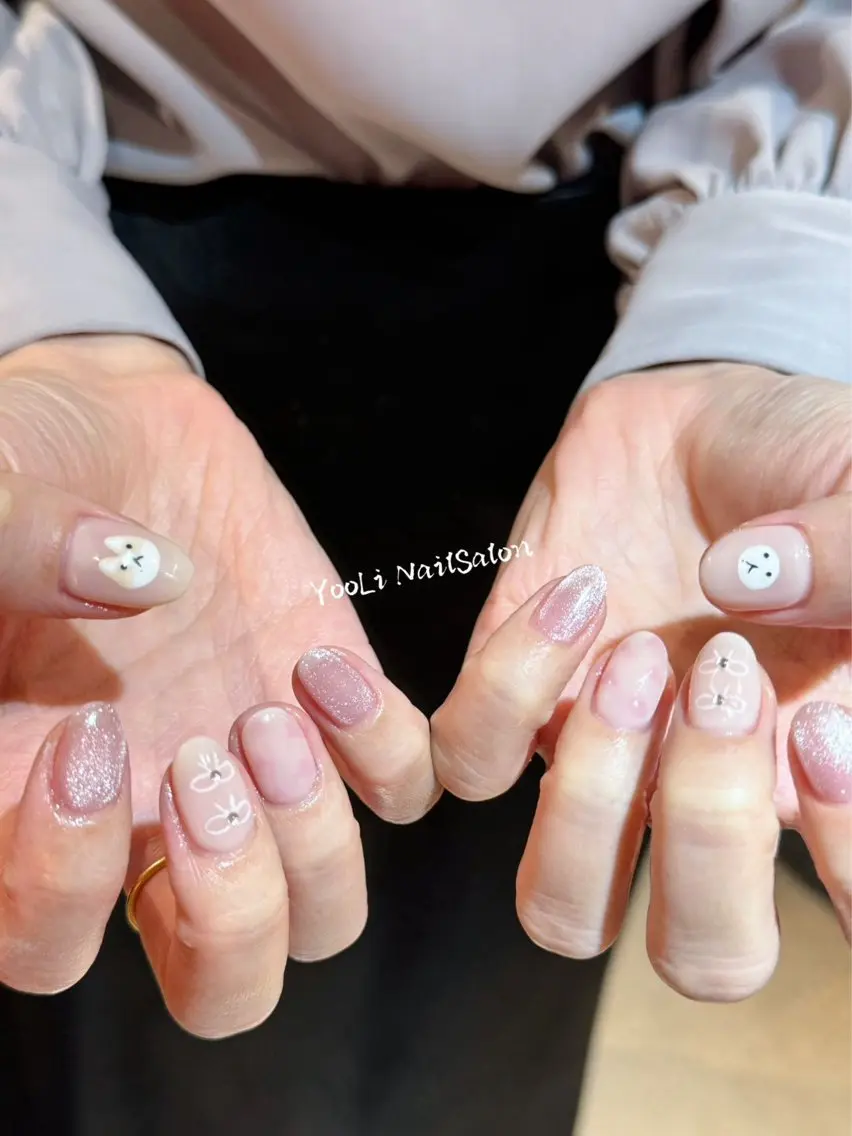 ネイル アートネイル オーロラネイル チークネイル フレンチネイル ガラスフレンチ ハンドネイル 🎀YooLi Nail salonのネイルデザイン