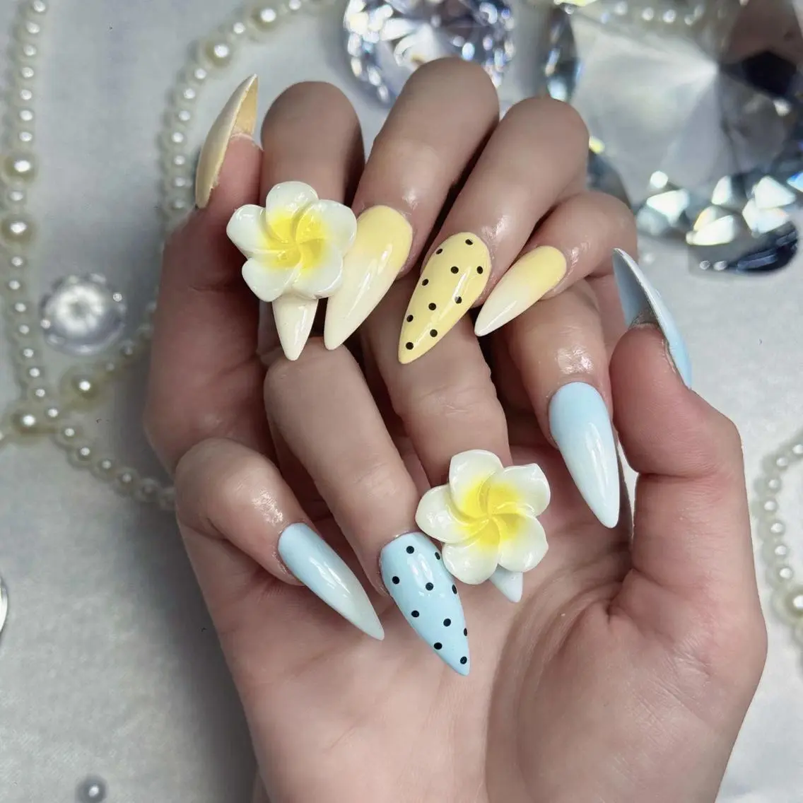 ネイル アートネイル チークネイル ドット フットネイル フレンチネイル ハンドネイル Mika Nails 心斎橋のネイルデザイン