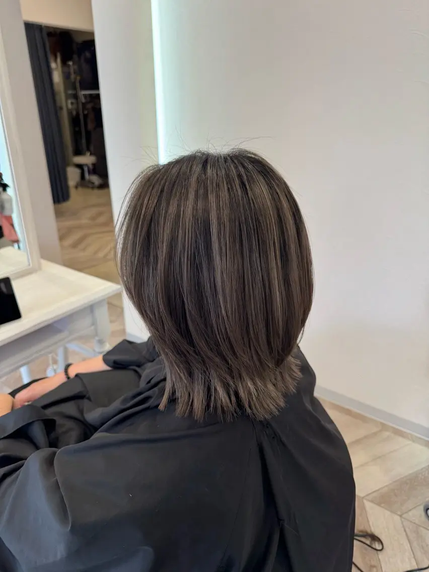 ミディアム カラー ヘアアレンジ ブリーチ カット ヘアカラー トリートメント 佐々木  まゆかのヘアスタイル
