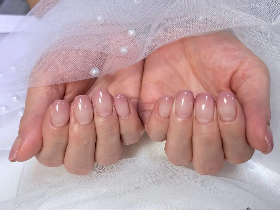 ネイル フットネイル ジェルネイル グラデーション キラキラネイル ラメ(グリッター) ハンドネイル ハンドケア ♡Bivi♡自爪に 優しいネイルサロンのネイルデザイン