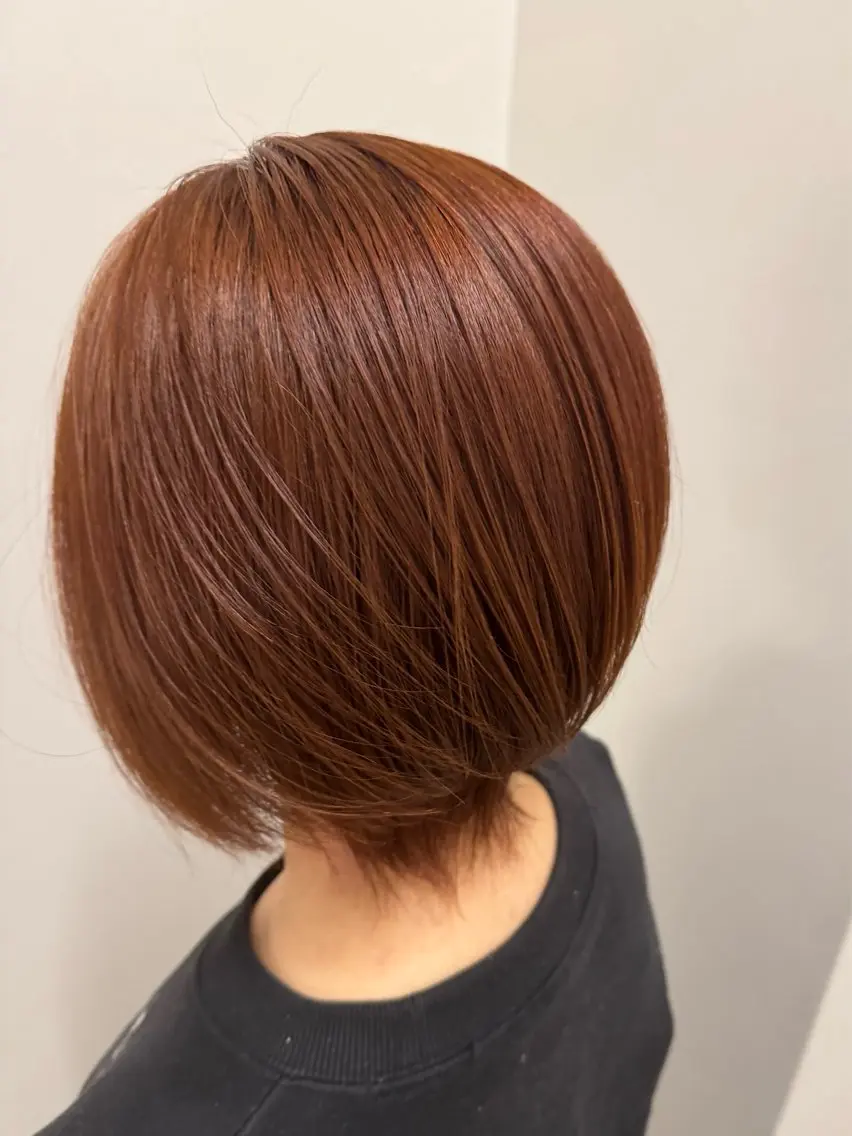 ショート オレンジブラウン 新津 七海のヘアスタイル