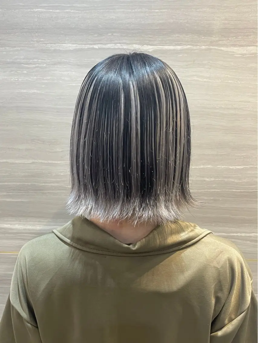 ブリーチ込みインナーカラーの写真