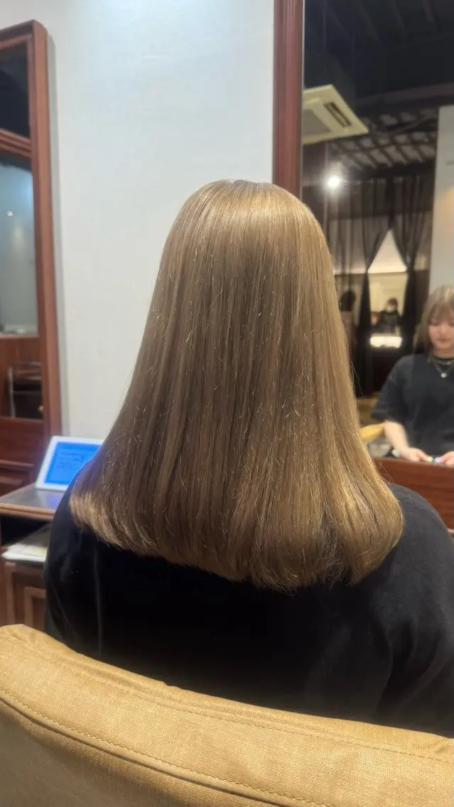 セミロング カラー イルミナカラー ヘアカラー 🐺ﾅｶﾑﾗ ﾓﾓｶのヘアスタイル