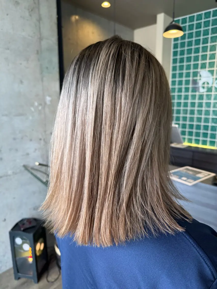 ミディアム ヘアカラー 東 公桂のヘアスタイル