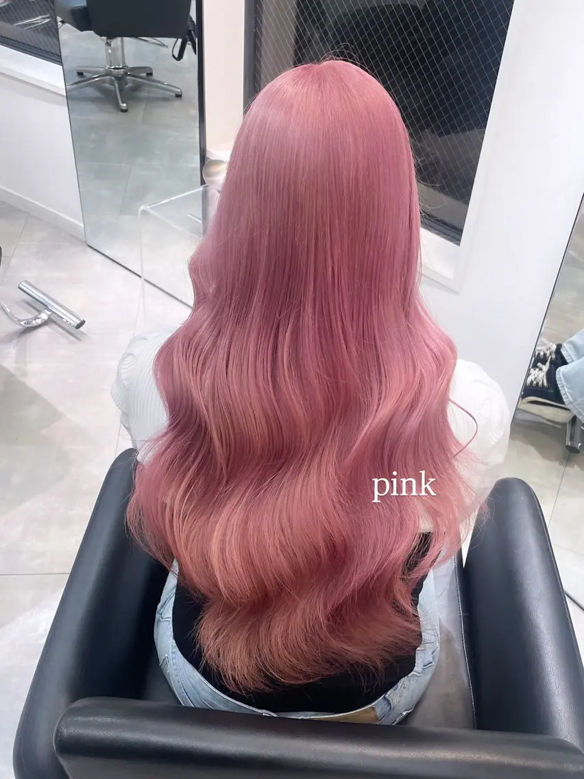 カラー ブリーチ 小川 桃佳のヘアスタイル