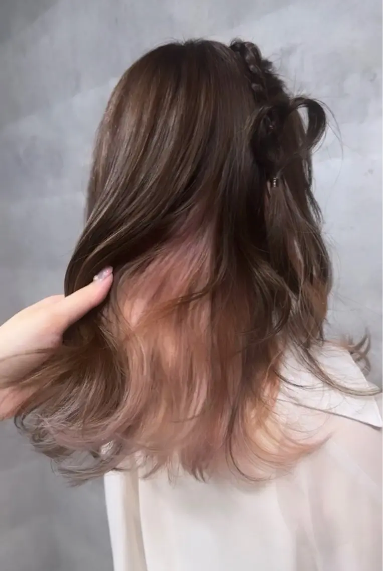 セミロング ラベンダーベージュ カット ヘアカラー トリートメント 🪄🫧ハイトーン/ 乙津茜🐰L'wisのヘアスタイル