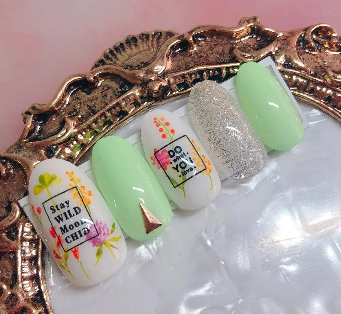ネイル ハンドネイル CROWN プライベートサロンのネイルデザイン