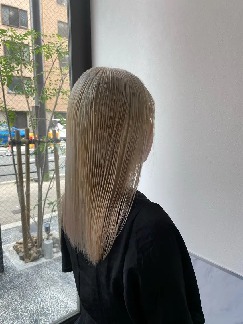 〈ハイトーンﾄﾘﾌﾟﾙｶﾗｰ〉2回ブリーチ＋オンカラーで一気にブロンドまで♡の写真