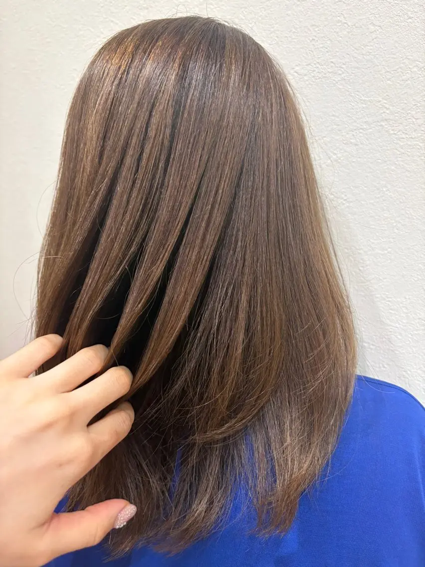 ミディアム ハイライト カット ヘアカラー トリートメント クボタ アヤナのヘアスタイル
