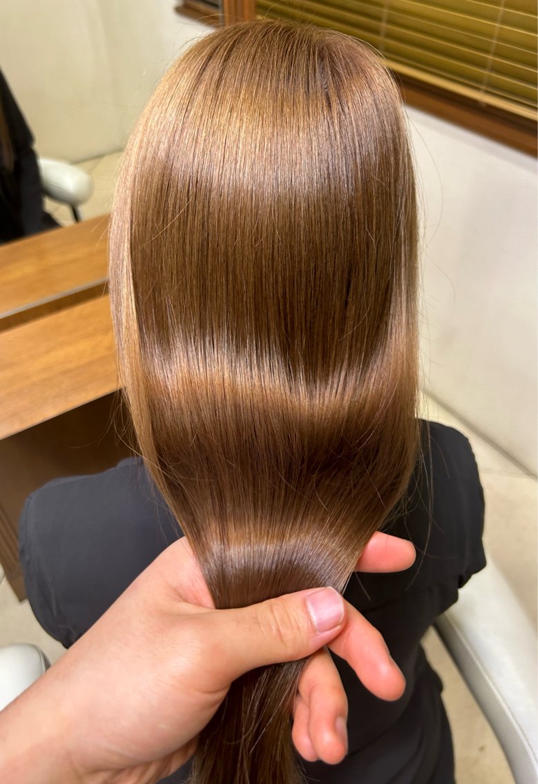 ロング カラー ベージュカラー ブリーチ ミルクティーベージュ ブリーチなしカラー ヘアカラー ヘッドスパ 平田 一成のヘアスタイル
