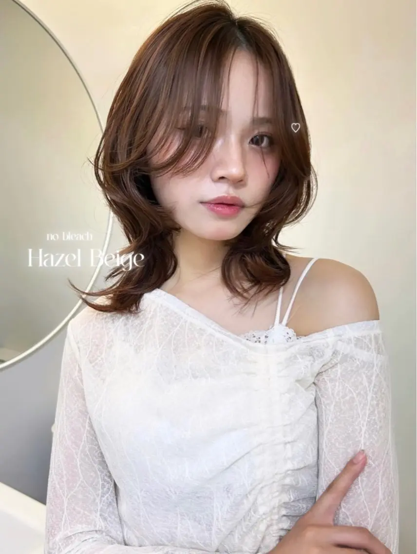 ミディアム カラー ヘアアレンジ ヘアカラー トリートメント ヘアセット 透け感ベージュ🤎 韓国ヘアtakutoのヘアスタイル