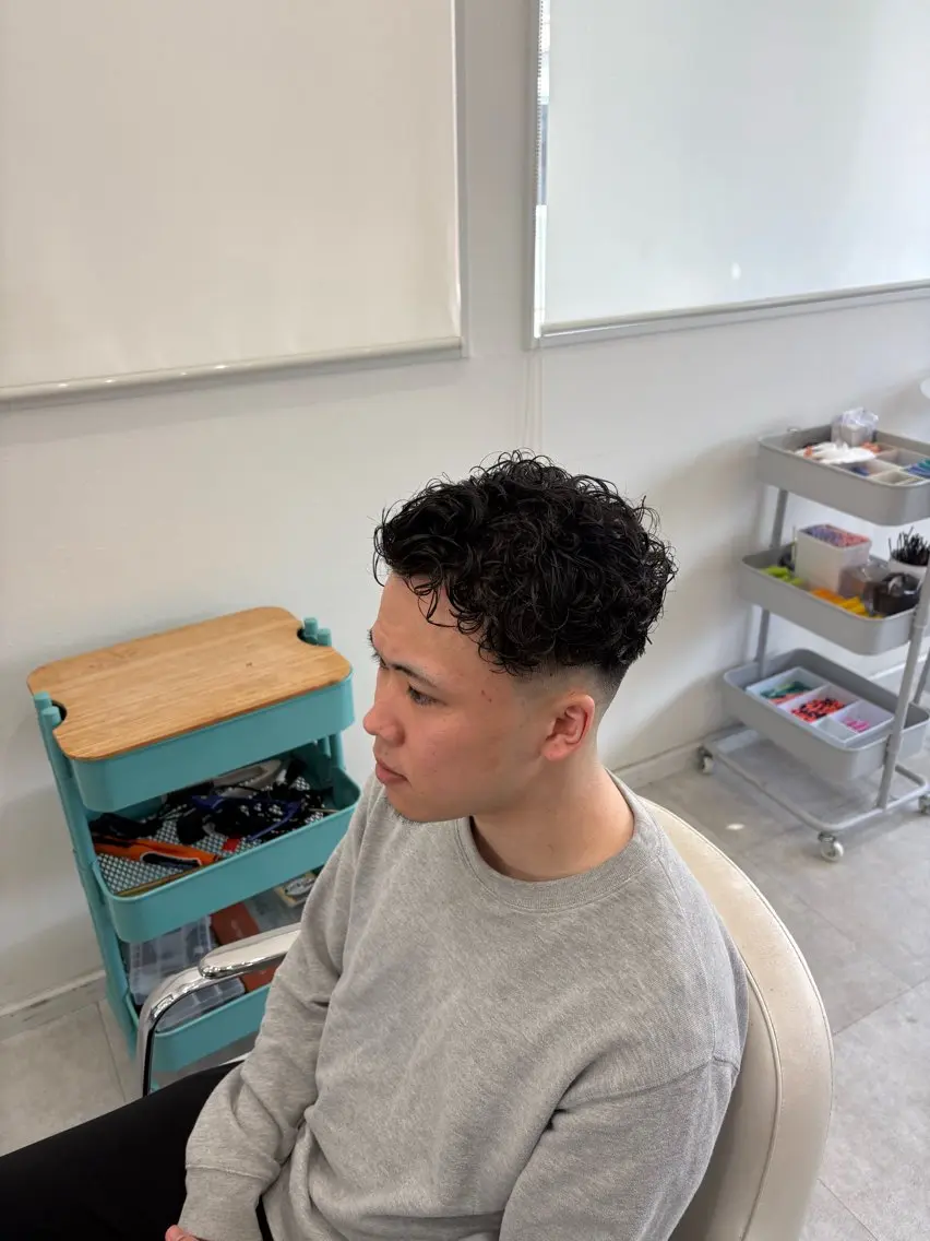 ショート パーマ メンズ カット パーマ 本間 颯太のヘアスタイル