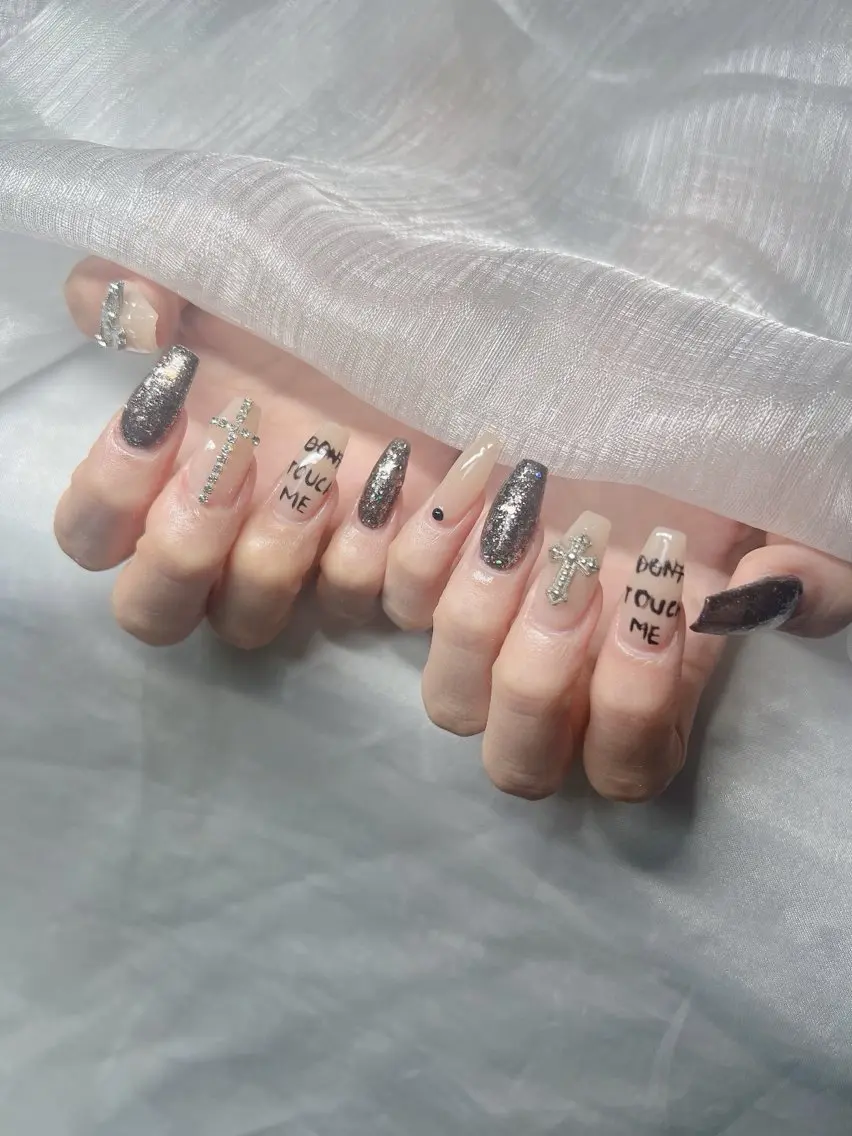ネイル ハンドネイル Lee Nailsのネイルデザイン