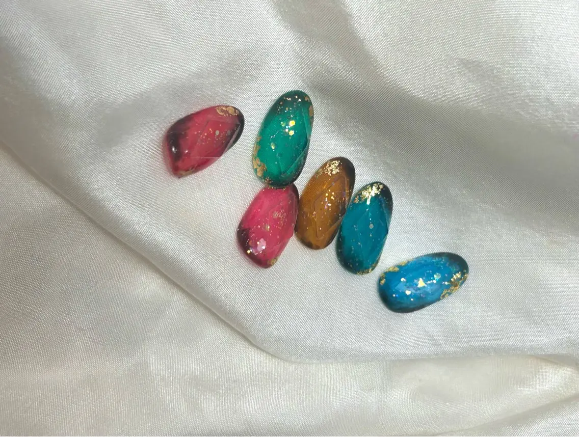 ️🩵平日17時まで限定価格️🩵90分💎宝石ネイル💎ワンカラー+片手1本ずつ宝石(数人限定)の写真