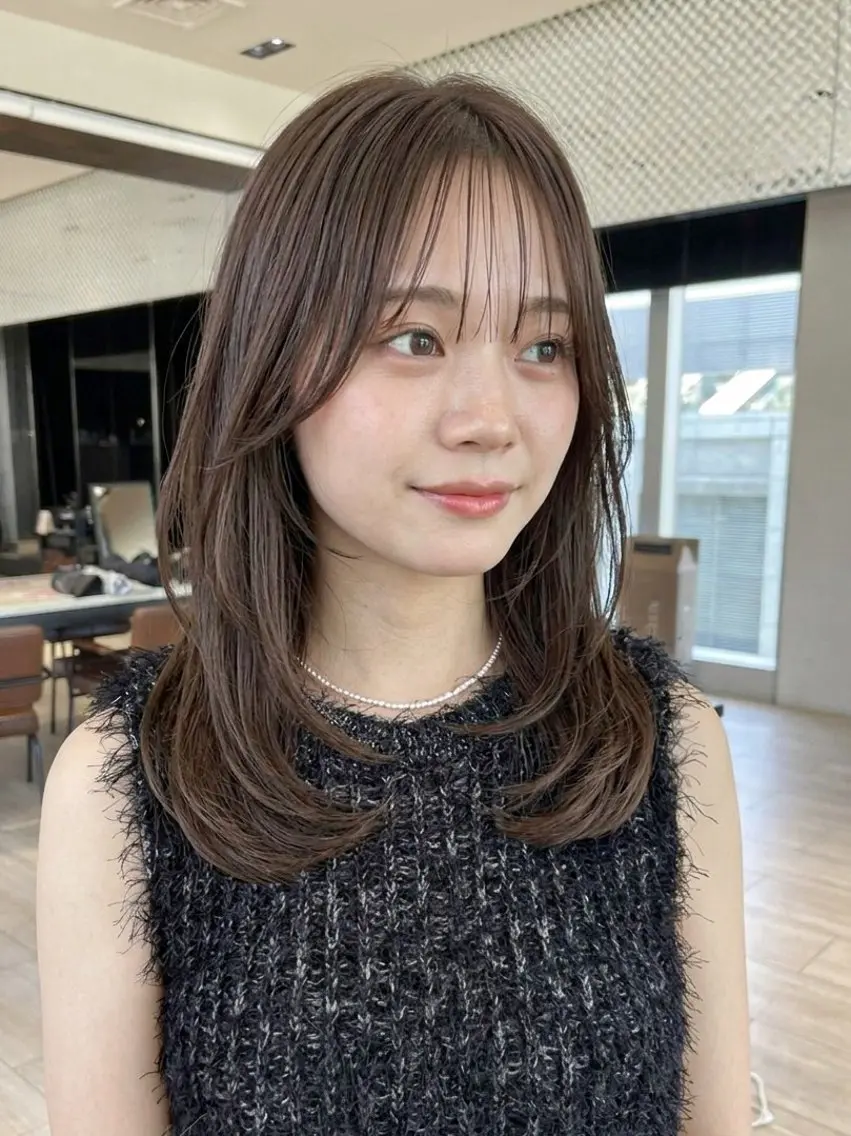 ロング ロングレイヤー 顔周りカット かきあげバング 韓国風ヘア レイヤーカット カット ヘアカラー 透明感カラー/韓国レ イヤー/宮下知也のヘアスタイル