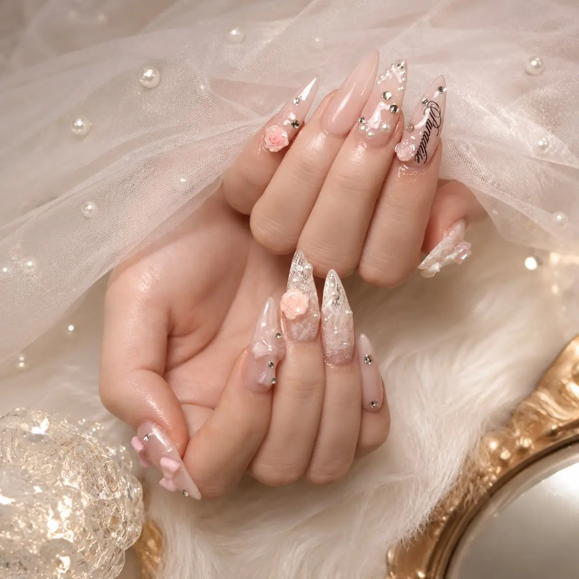 ネイル アートネイル ボルドー フレンチネイル ジェルネイル 氷ネイル・うるうるネイル ハンドネイル Julie NailSalonのネイルデザイン