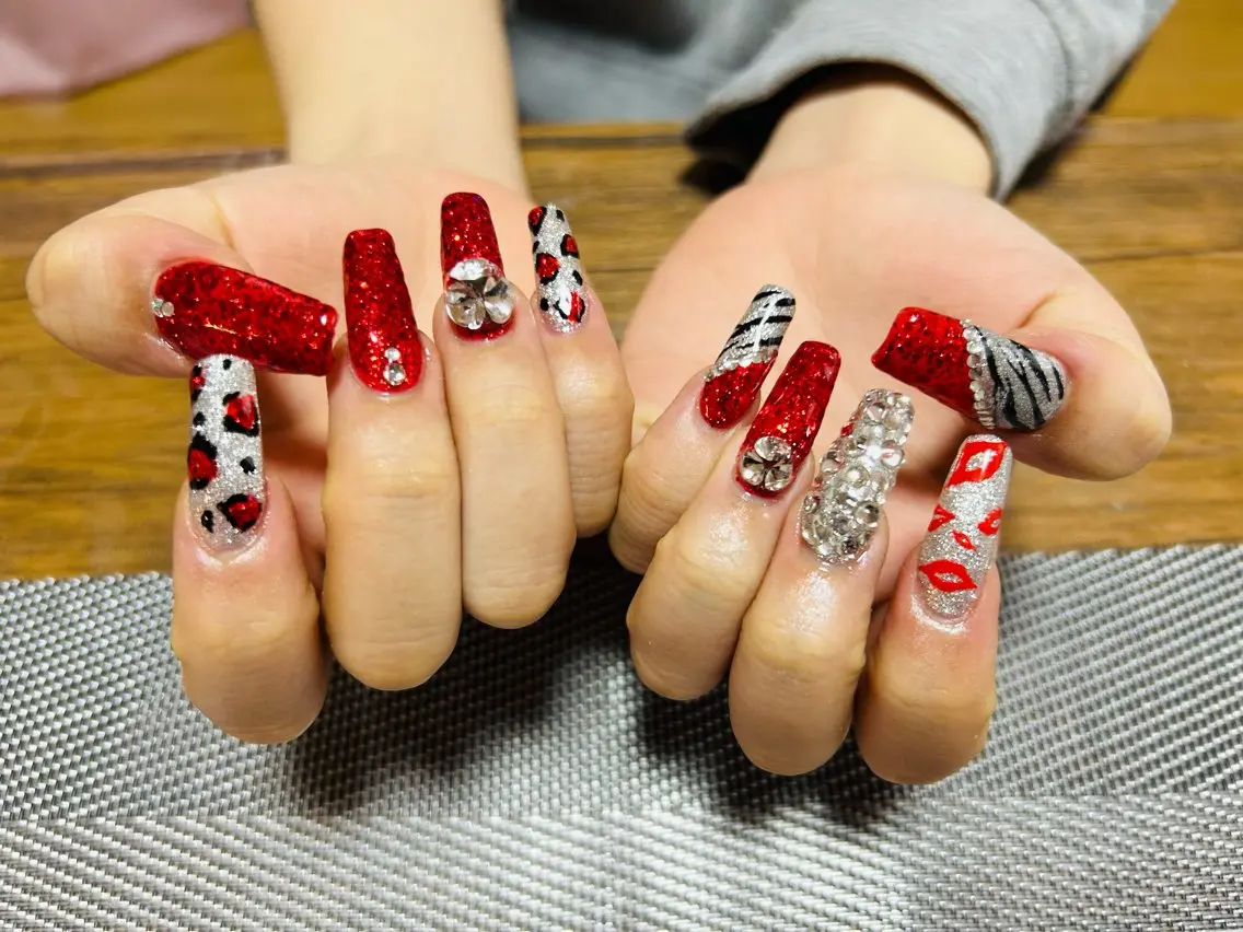 ネイル キラキラネイル スカルプネイル i nailのネイルデザイン