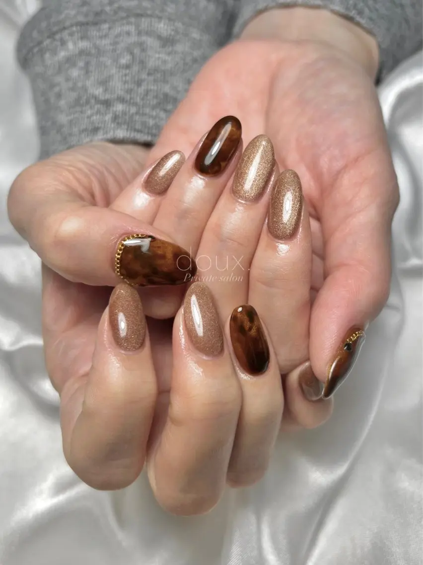 ネイル べっ甲ネイル 韓国ネイル マグネットネイル ニュアンスネイル 冬ネイル doux. nailのネイルデザイン