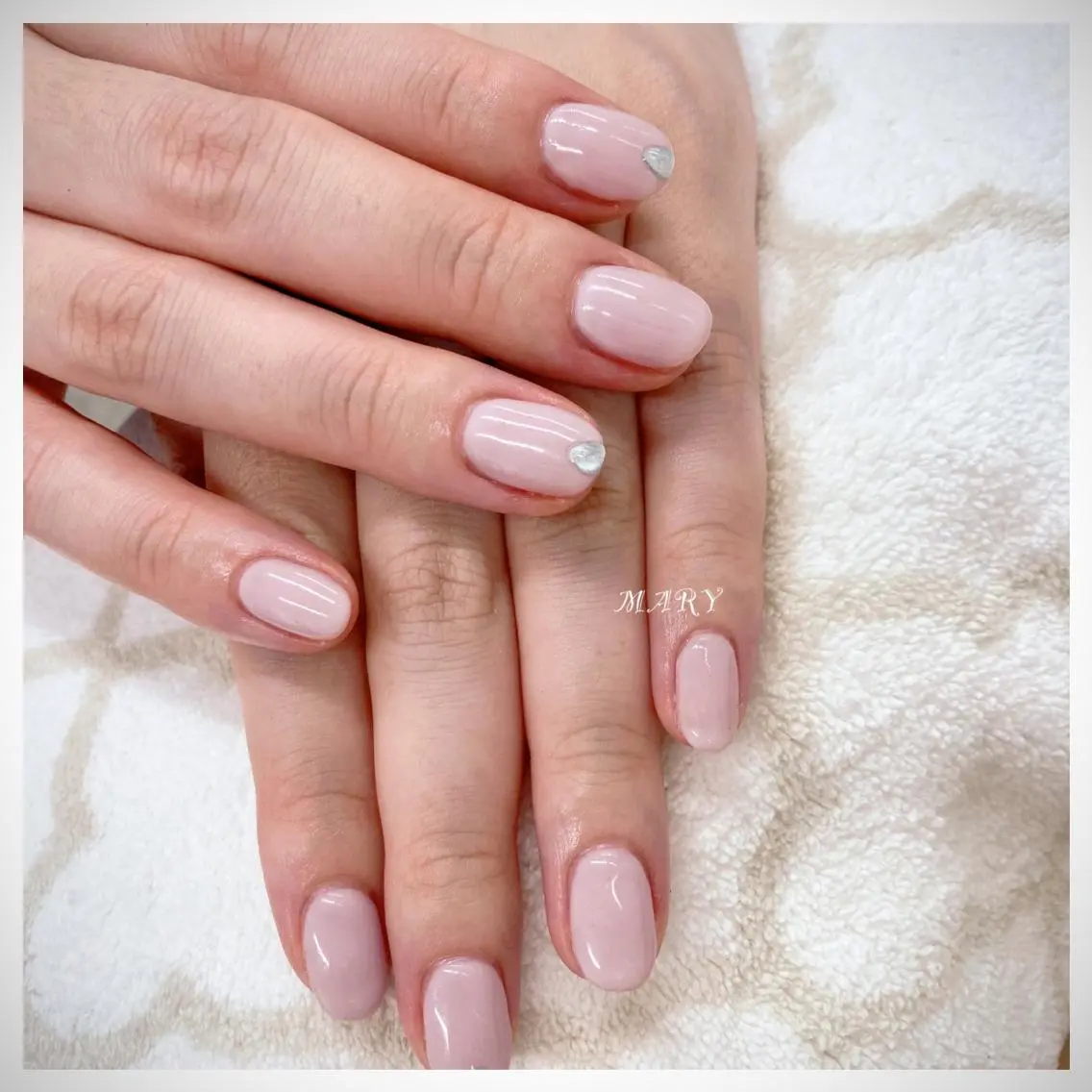 ネイル ニュアンスネイル オフィスネイル ワンカラーネイル パープル シンプルネイル ハンドネイル Mary nail .narumiのネイルデザイン