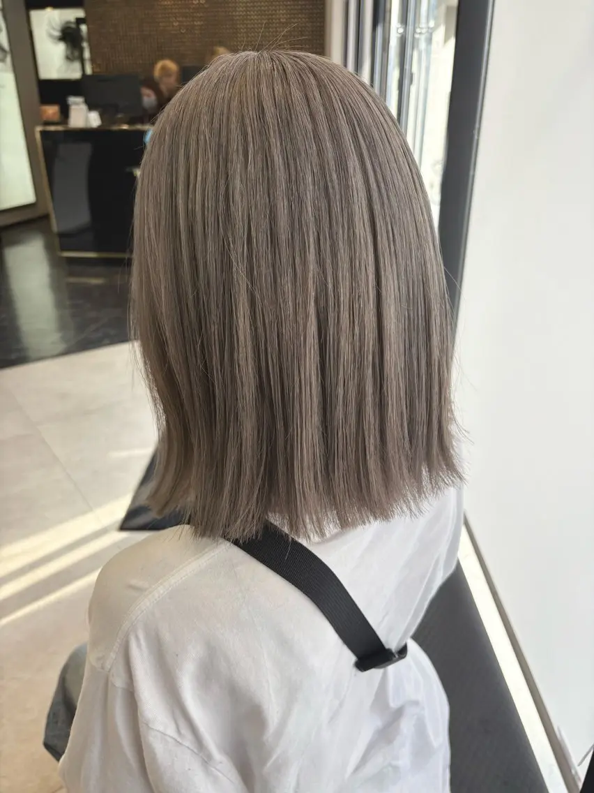 ミディアム 山岸 朱里のヘアスタイル
