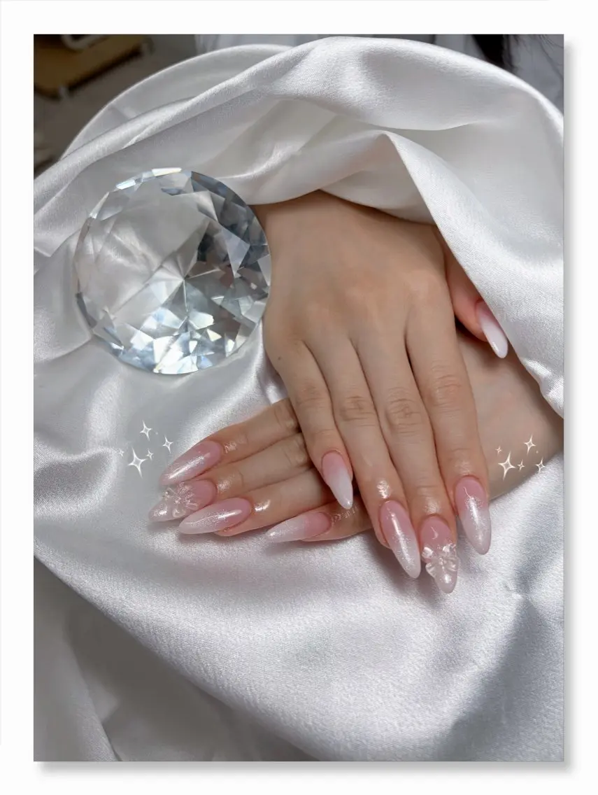 ネイル Moon nail RUNAのネイルデザイン