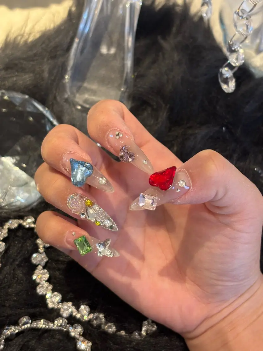 ネイル クリアネイル キラキラネイル ハンドネイル 鈴木 美唯奈のネイルデザイン