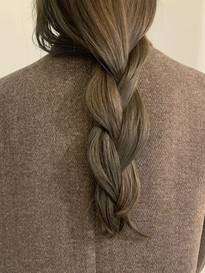 ロング カラー ブリーチ 透明感カラー ブリーチなしカラー カット ヘアカラー トリートメント 落合希 Olivebeigeのヘアスタイル