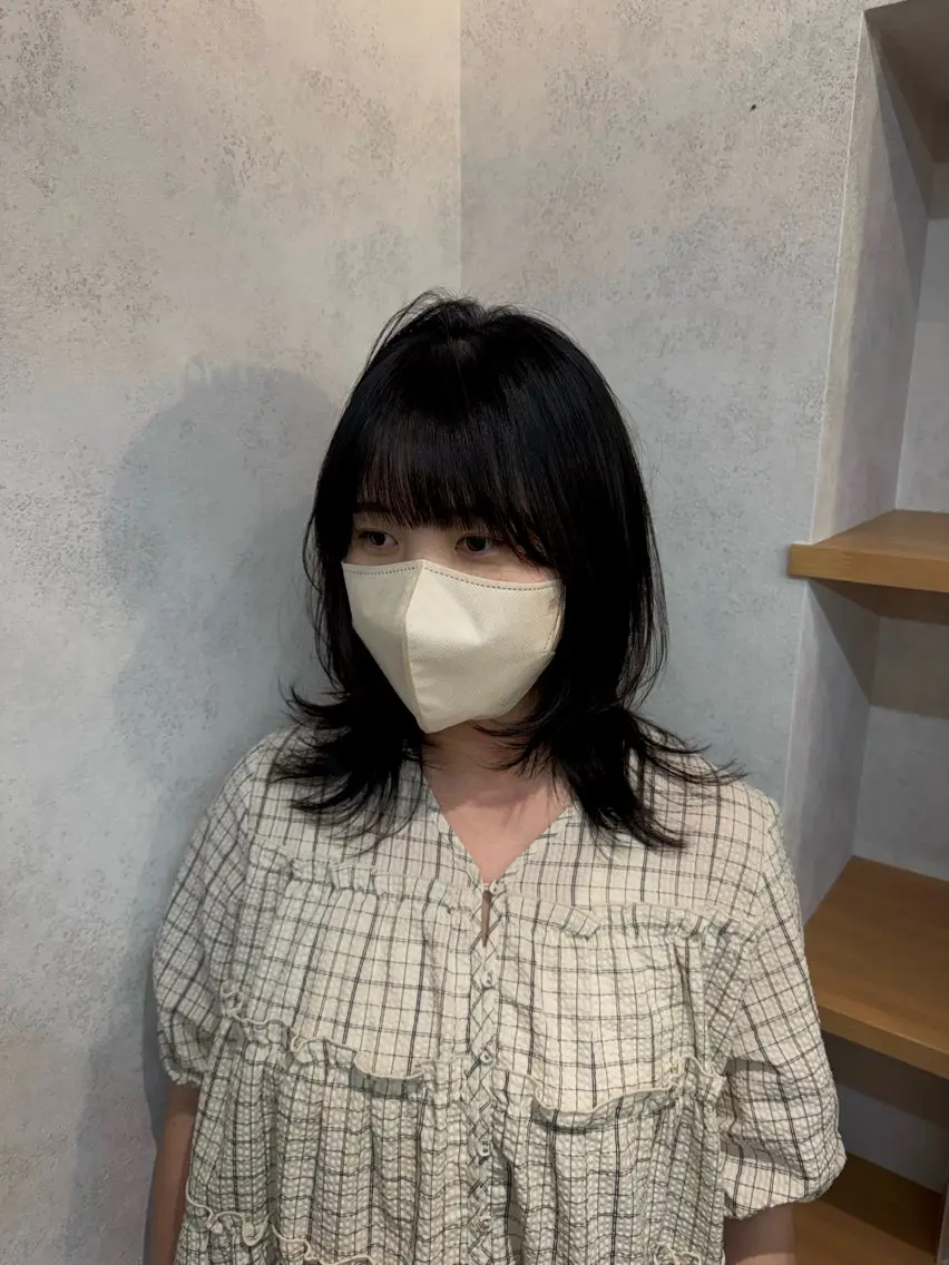 ミディアム ミディアムレイヤー レイヤーカット カット ヘアカラー トリートメント yui 透明感 ベージュ/パーマのヘアスタイル
