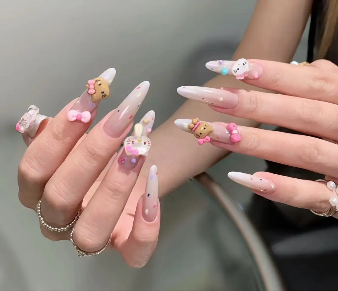 ネイル STUDIO •9のネイルデザイン