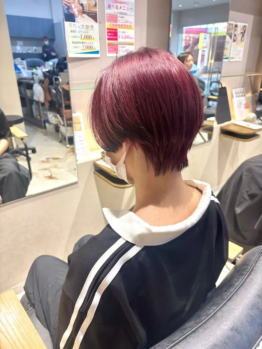 ショート ハンサムショート ショートヘア カット ヘアカラー かわいい艶カラー🎀 ナカニシアチカのヘアスタイル