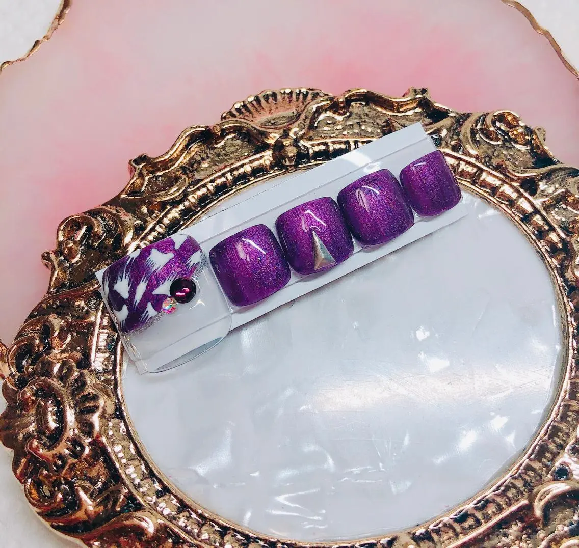 ネイル フットネイル フットネイル CROWN プライベートサロンのネイルデザイン