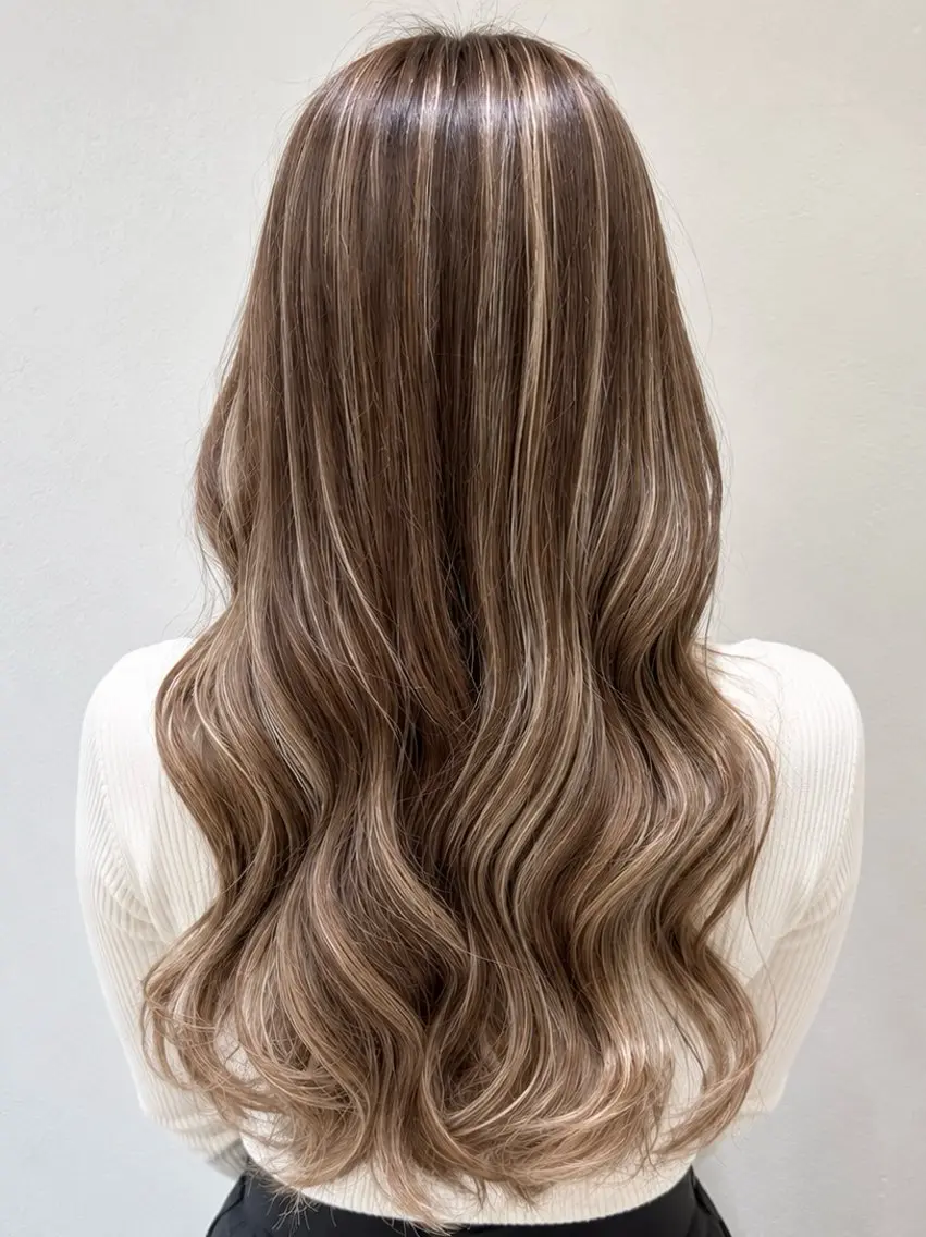 ロング カット ヘアカラー 石渡このみ 🍊レイヤーカットのヘアスタイル