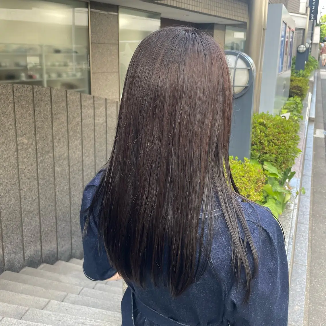 セミロング カラー 佐藤 幸菜のヘアスタイル