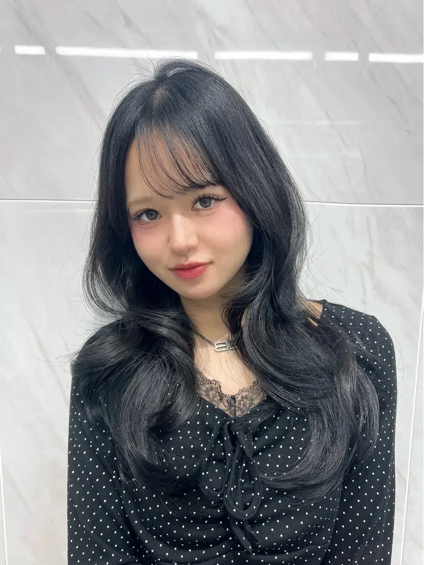 ロング YUNA /栄/透明感カラーのヘアスタイル