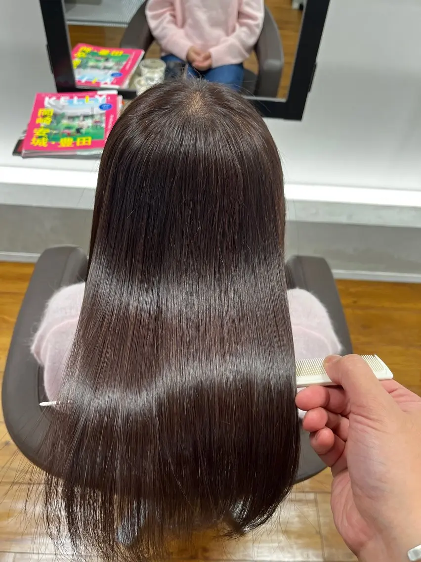 ロング 髪質改善 「朝が、変わる」 髪質改善ストレートのヘアスタイル