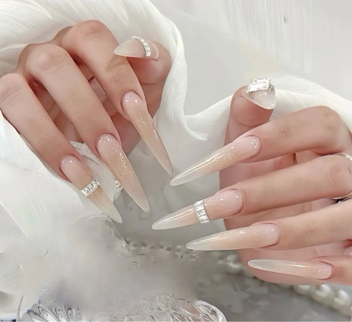 ネイル アートネイル ボルドー フレンチネイル ジェルネイル 氷ネイル・うるうるネイル ハンドネイル Julie Nail Rinのネイルデザイン