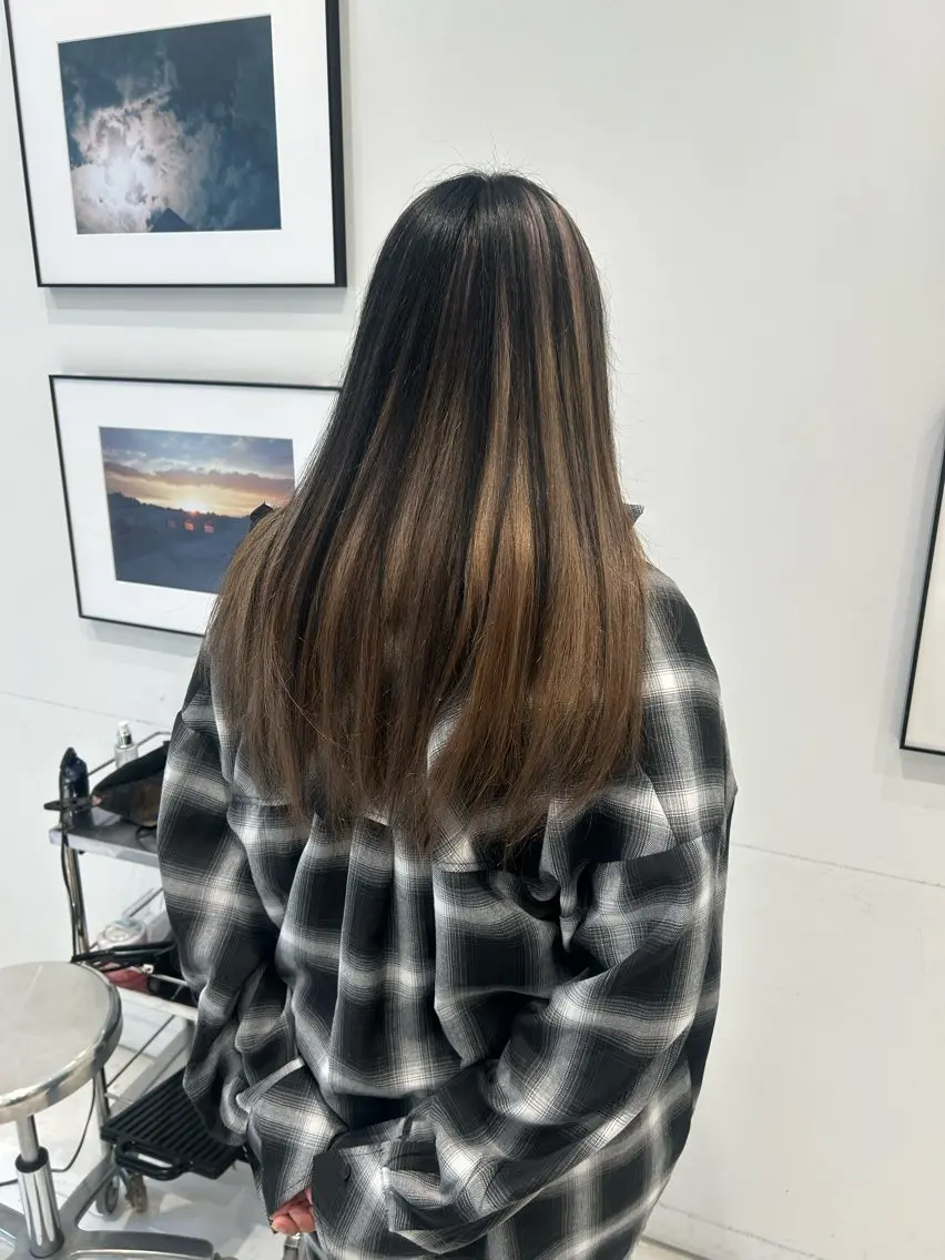 ロング カラー バレイヤージュ デザインカラー ハイライトカラー ハイライト レイヤーカット カット ヘアカラー 大長 広菜のヘアスタイル