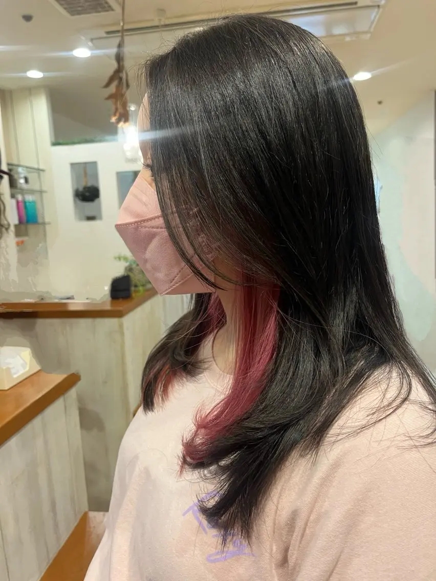 ロング カラー 黒髪 ピンクカラー レイヤーカット カット ヘアカラー 澤井 龍一のヘアスタイル