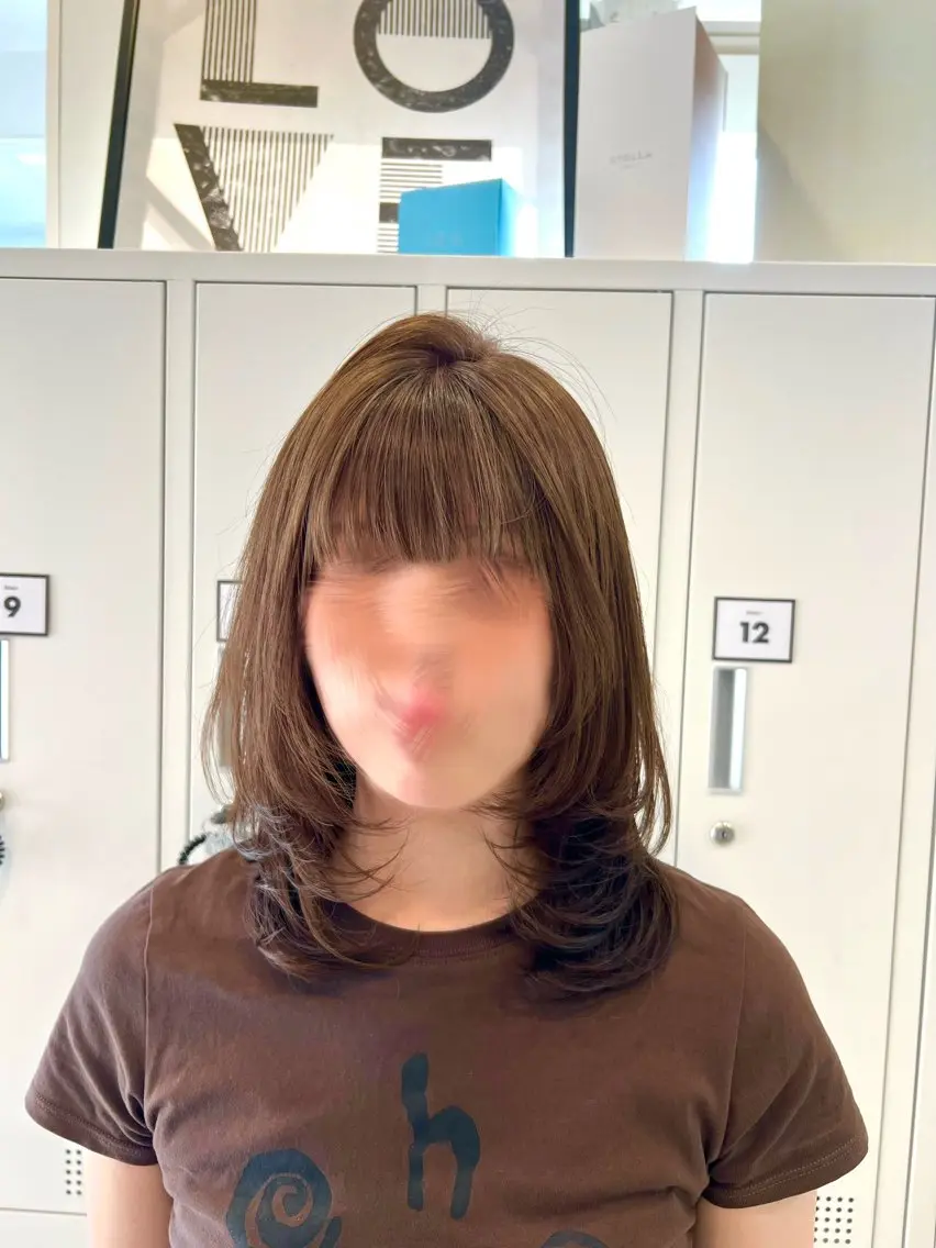 ミディアム カラー ベージュカラー オリーブベージュ ハッシュカット 似合わせカット 小顔カット カット ヘアカラー LiTA 友田未来のヘアスタイル