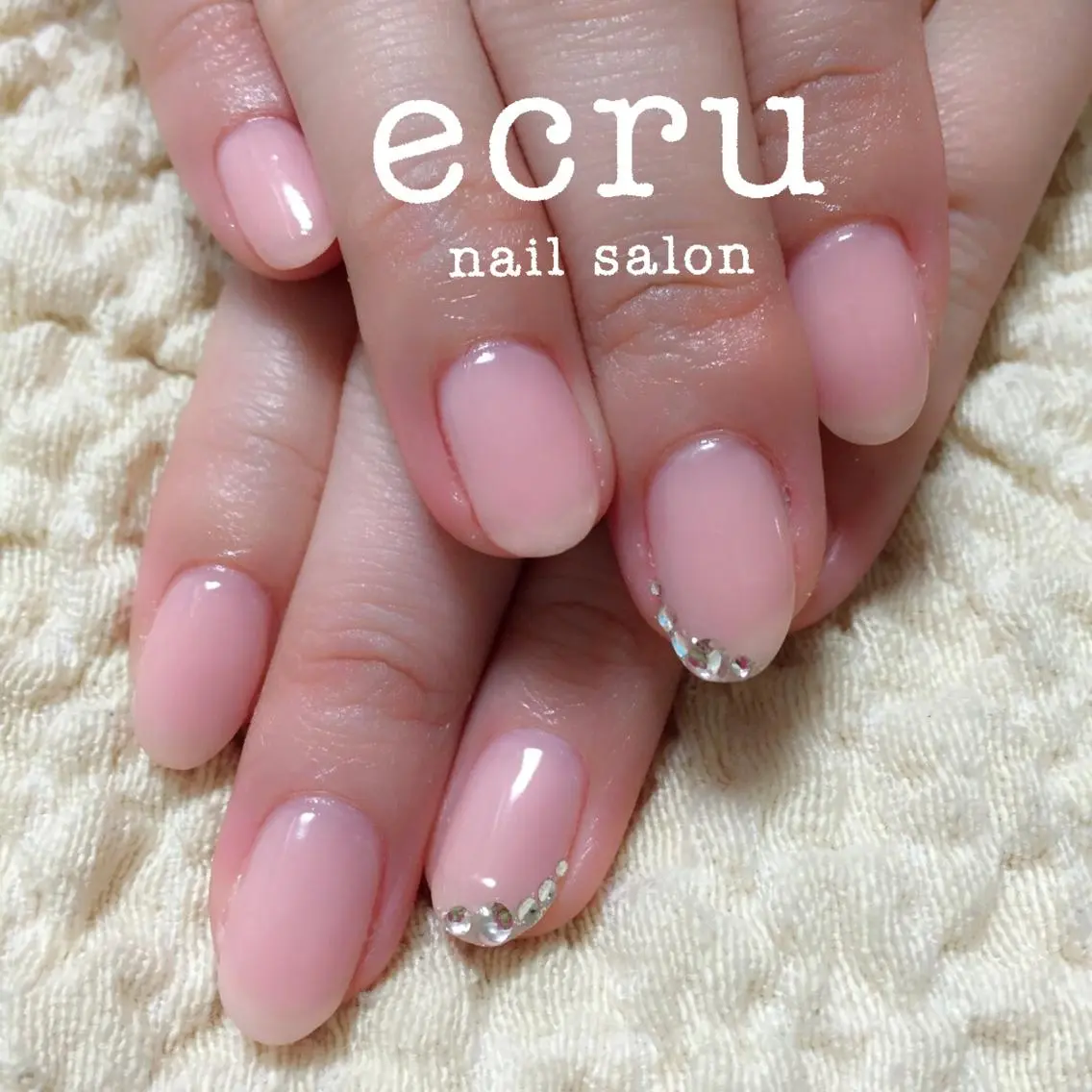ネイル ジェルネイル ワンカラーネイル シンプルネイル ストーンネイル ecru nail 長谷川まきのネイルデザイン